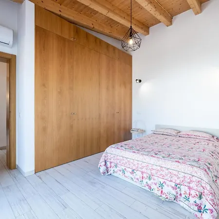 Porta 27 Apartment *